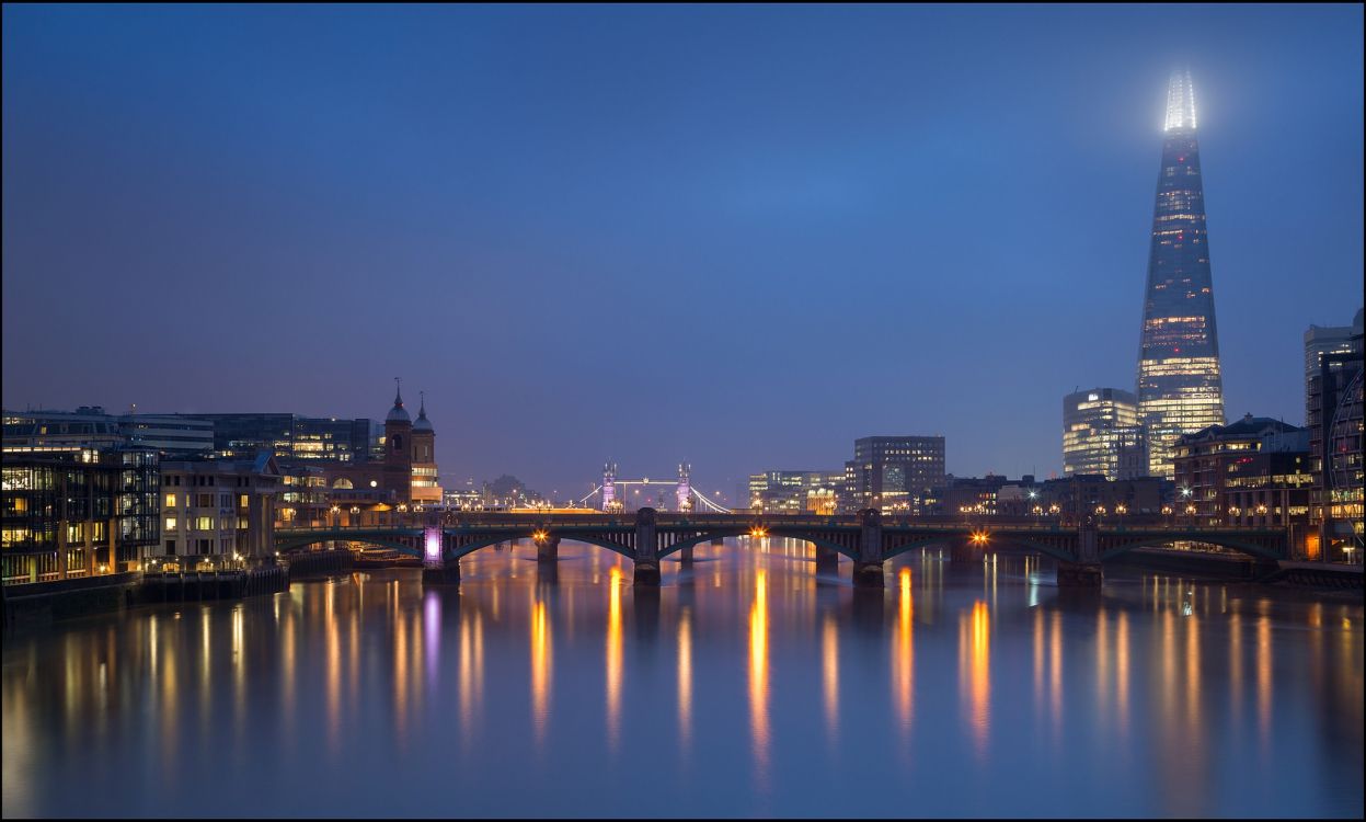 Skyline Der Stadt Bei Nacht Night. Wallpaper in 2048x1231 Resolution
