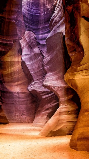 Image brown rock formation during daytime