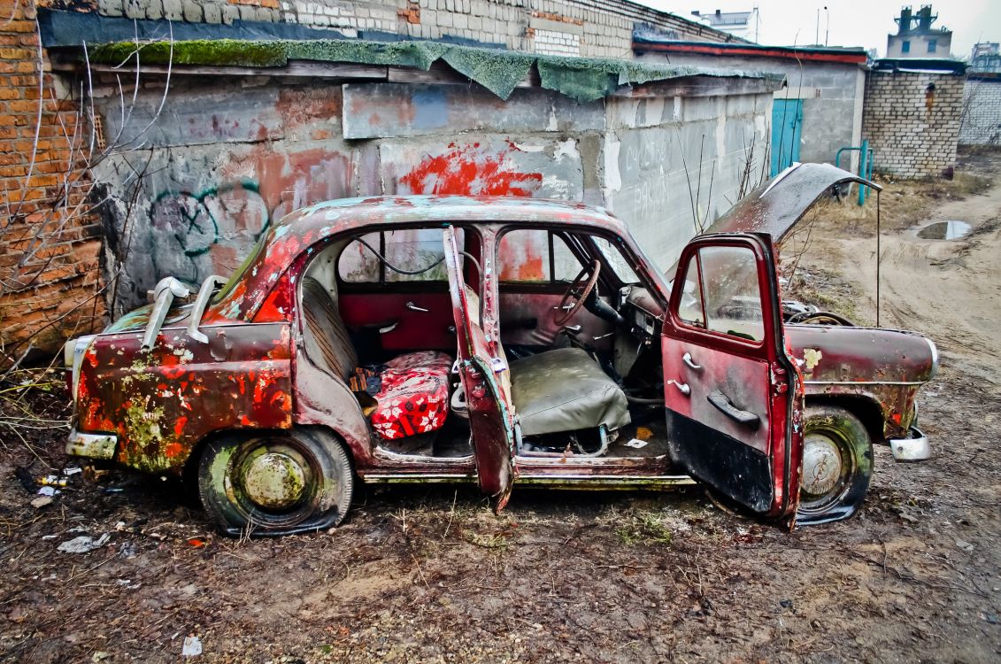 Rot-schwarzer Oldtimer. Wallpaper in 2560x1697 Resolution