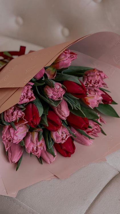 Ramo, Pétalo, Vestido, Rosa, Artes Creativas. Wallpaper in 1440x2560 Resolution