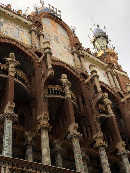 Image palau de la msica catalana, park gell, gothic quarter, modernisme, facade