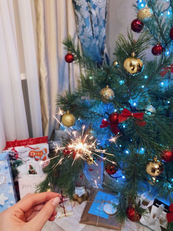 Neujahr, Weihnachten, Weihnachtsbaum, Fir, Weihnachtsdekoration. Wallpaper in 3024x4032 Resolution