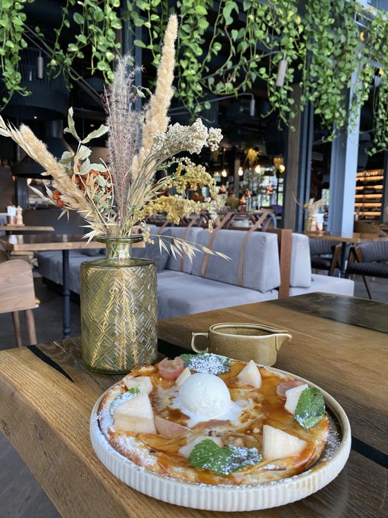 Wochenendbrunch, Tabelle, Möbel, Lebensmittel, Tafelgeschirr. Wallpaper in 1536x2048 Resolution