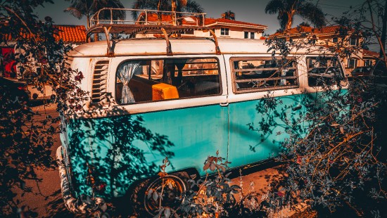 Image blue and white volkswagen t-1