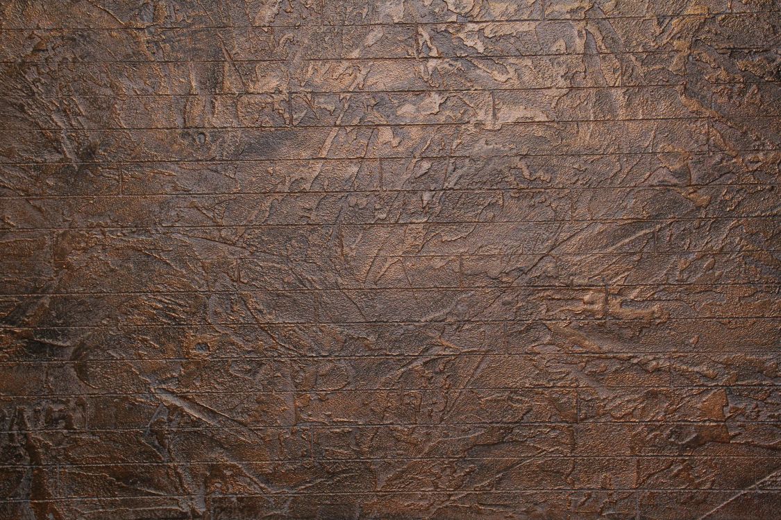 Braune Getrocknete Blätter Auf Dem Boden. Wallpaper in 2592x1728 Resolution