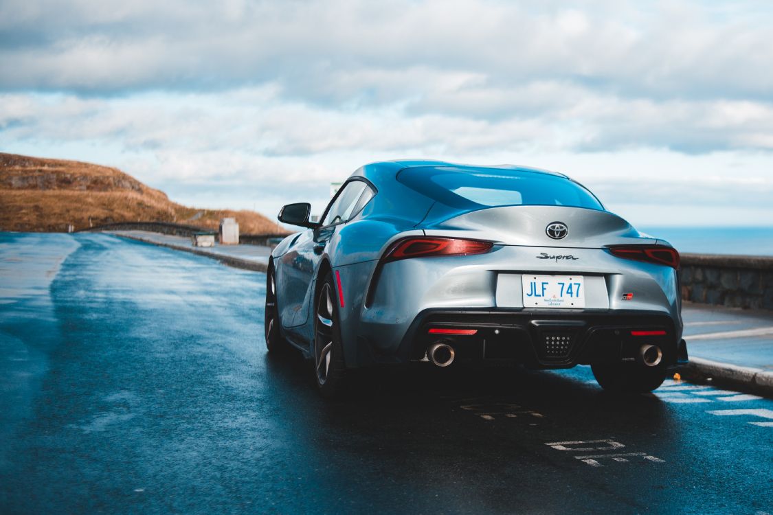 Porsche 911 Negro en la Orilla de la Playa Durante el Día. Wallpaper in 3741x2494 Resolution