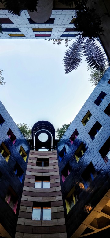 Image blue and white concrete building