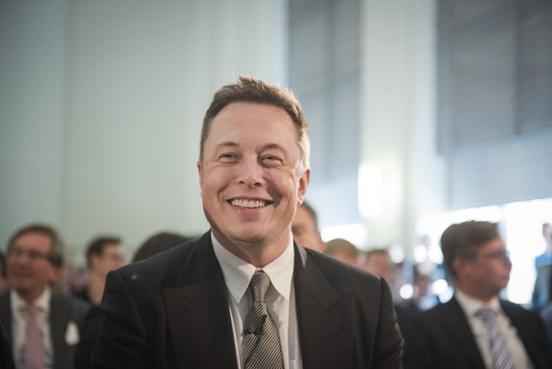 Elon Musk, Tesla Model S, SolarCity, Homme D'affaires, Sourire. Wallpaper in 6016x4016 Resolution