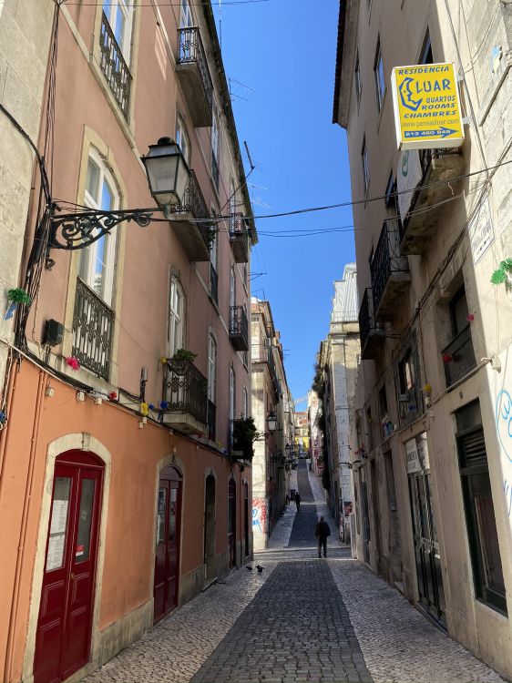 Callejuela, Faade, Carretera, Ciudad, Arquitectura. Wallpaper in 1536x2048 Resolution