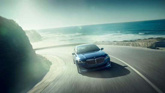 Image blue bmw m 3 on desert