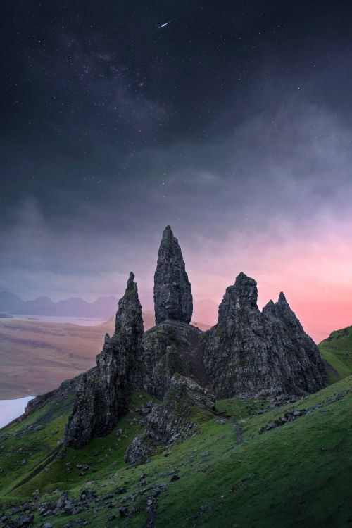 Cloud, Naturlandschaft, Alter Mann Von Storr, Rock, Bergkette. Wallpaper in 4000x6000 Resolution