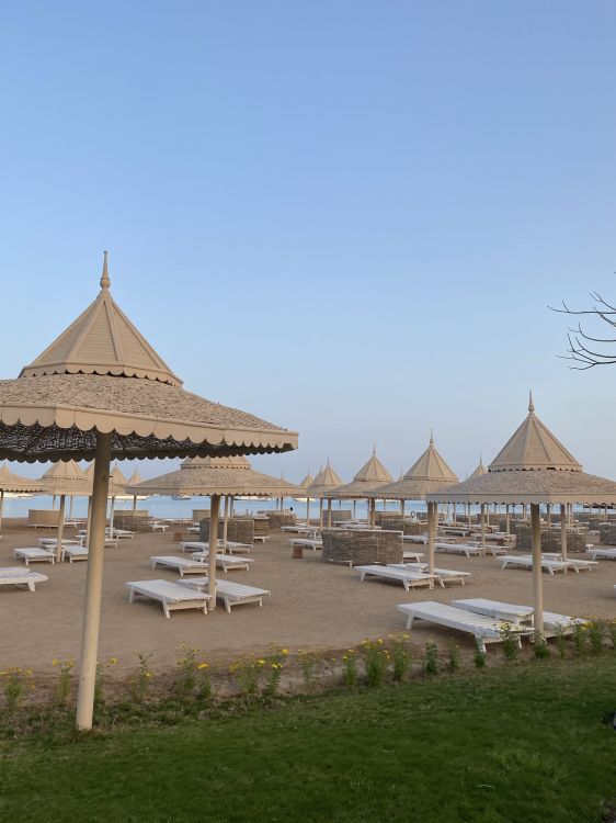 Dach, Freizeit, Horizont, Outdoor-Möbel, Boot. Wallpaper in 1536x2048 Resolution