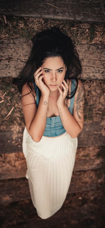 Schönheit, Portrait, Gesicht, Haar, Haut. Wallpaper in 1080x2340 Resolution