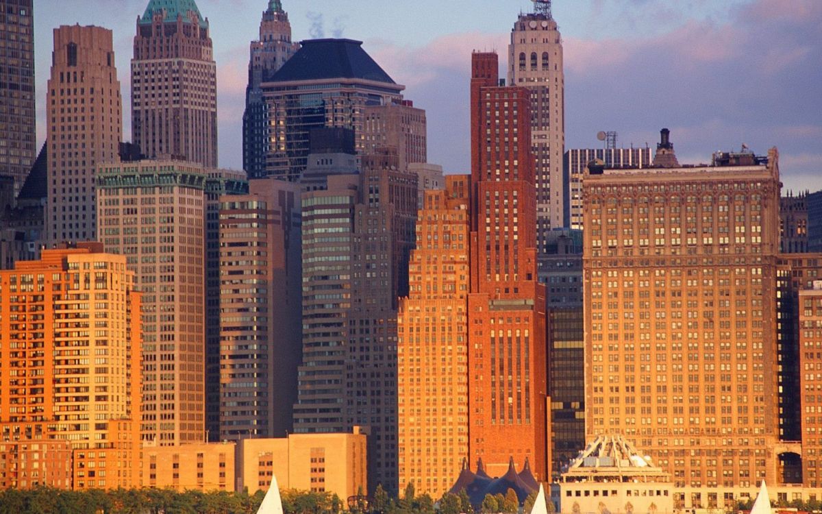 Edificios de Gran Altura Marrón y Blanco Durante el Día. Wallpaper in 2560x1600 Resolution