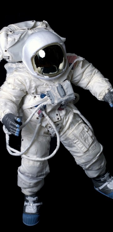 Image person in white and black suit