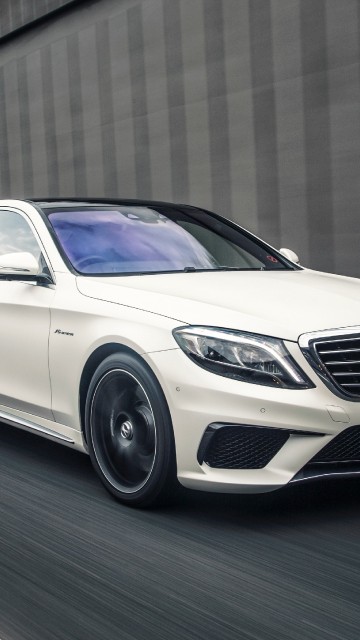 Image silver mercedes benz coupe on road