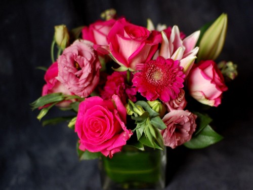 Image pink and white flower bouquet