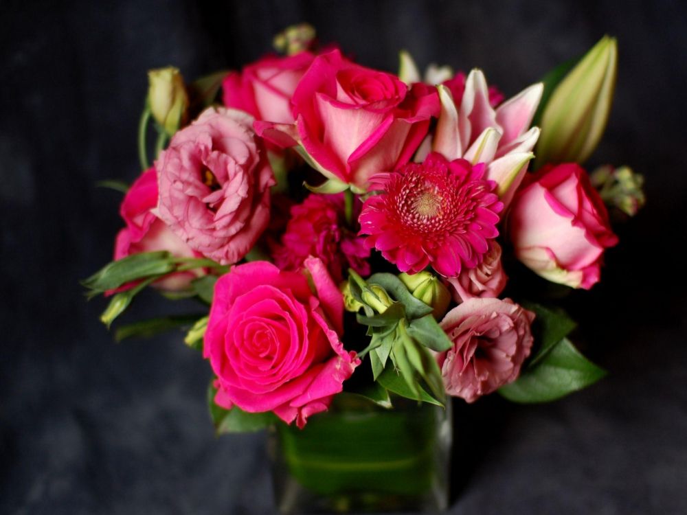 pink and white flower bouquet