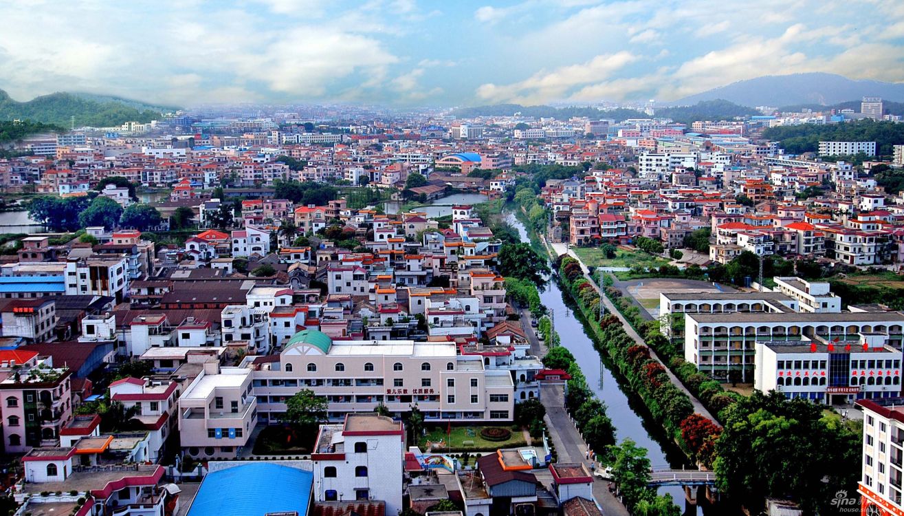Vista Aérea de la Ciudad Durante el Día.. Wallpaper in 2765x1576 Resolution