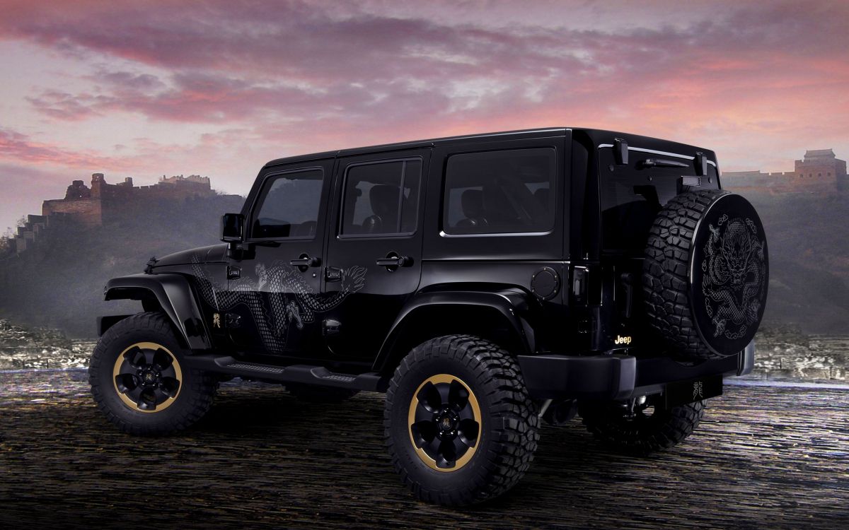 Jeep Wrangler Noir Sur L'eau. Wallpaper in 2560x1600 Resolution