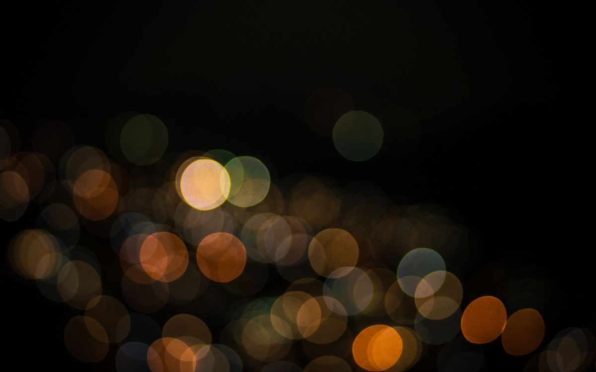 Gelbe Und Weiße Bokeh-Lichter. Wallpaper in 2880x1800 Resolution