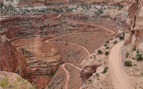 Image brown rock formation during daytime