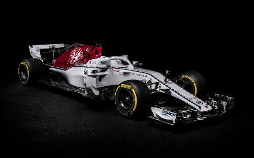 Image white and red f 1 car