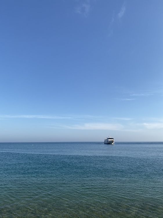 Meer, Tageszeit, Flüssigkeit, Wasserfahrzeug, Horizont. Wallpaper in 1536x2048 Resolution