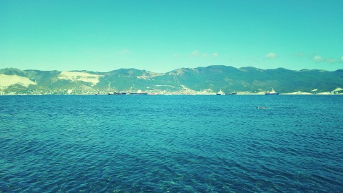 Image blue sea under blue sky during daytime