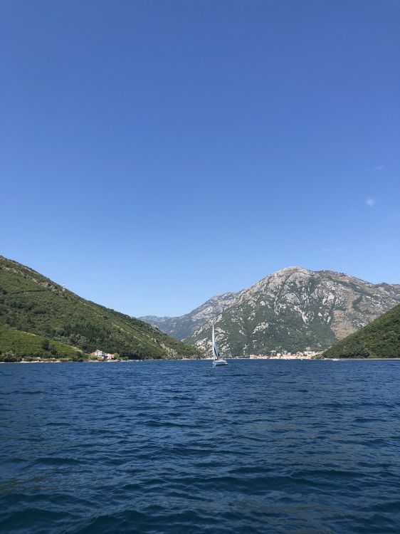 Las Formaciones Montañosas, Los Recursos de Agua, Highland, Colina, la Vía Navegable. Wallpaper in 1536x2048 Resolution