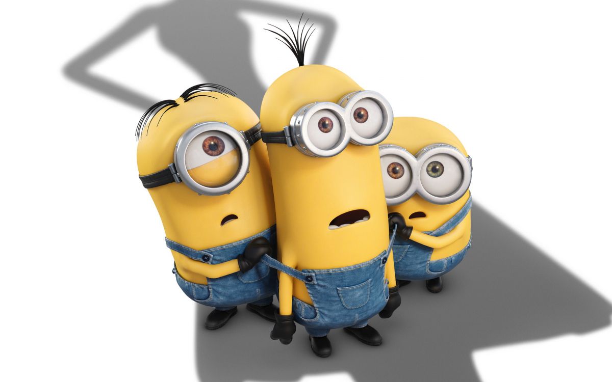 Minion à 2 Yeux Tenant Une Banane. Wallpaper in 2880x1800 Resolution