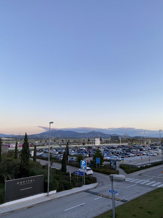 Infrastructure, Champ, Lumière de Rue, Rue, Design Urbain. Wallpaper in 1536x2048 Resolution