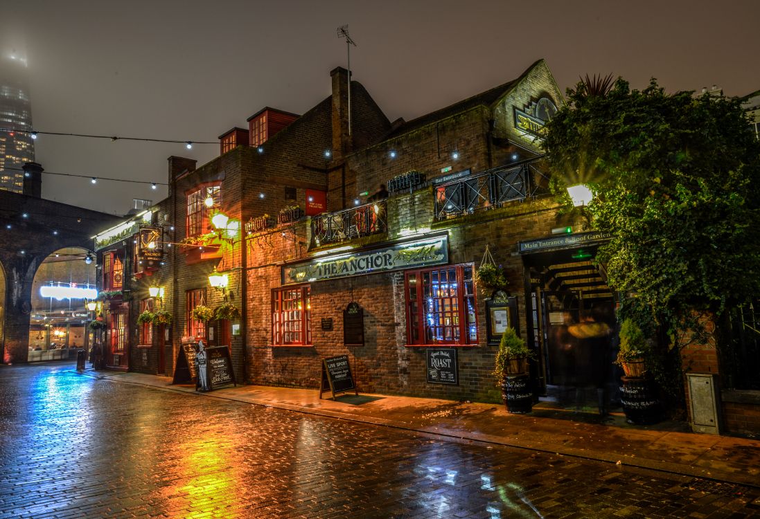 Bâtiment en Béton Marron et Beige Pendant la Nuit. Wallpaper in 4800x3280 Resolution
