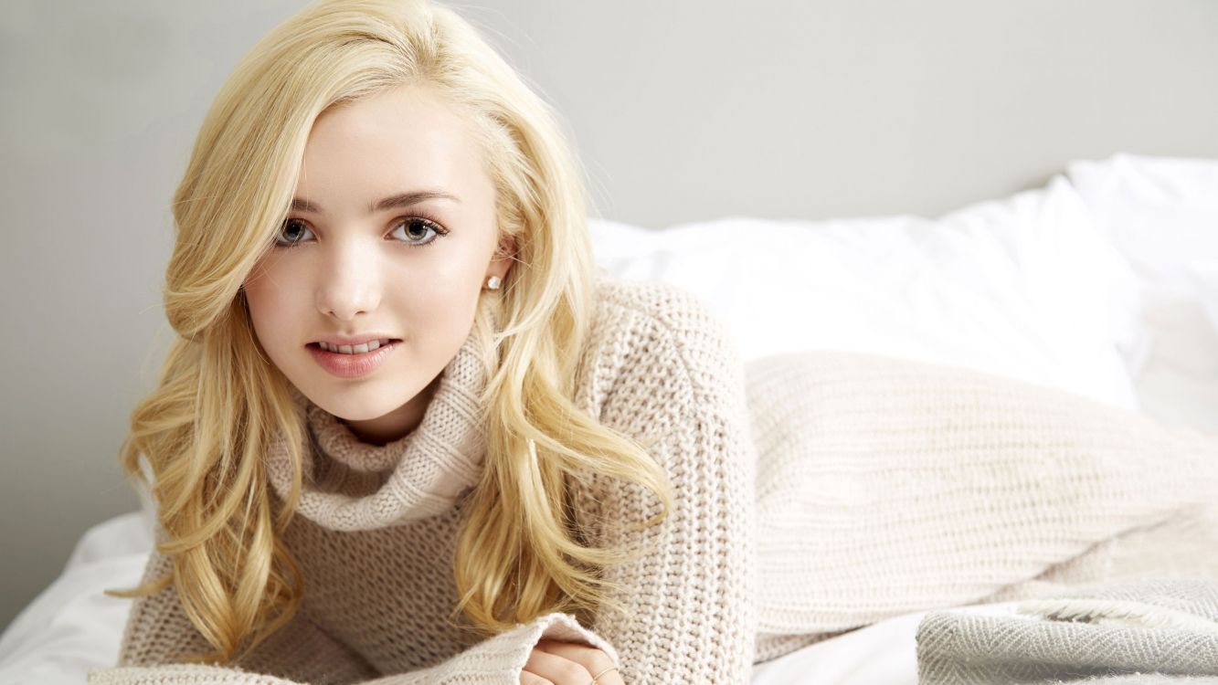 Peyton List, Cobra Kai, Celebrity, Disney Channel, Face. Wallpaper in 3840x2160 Resolution