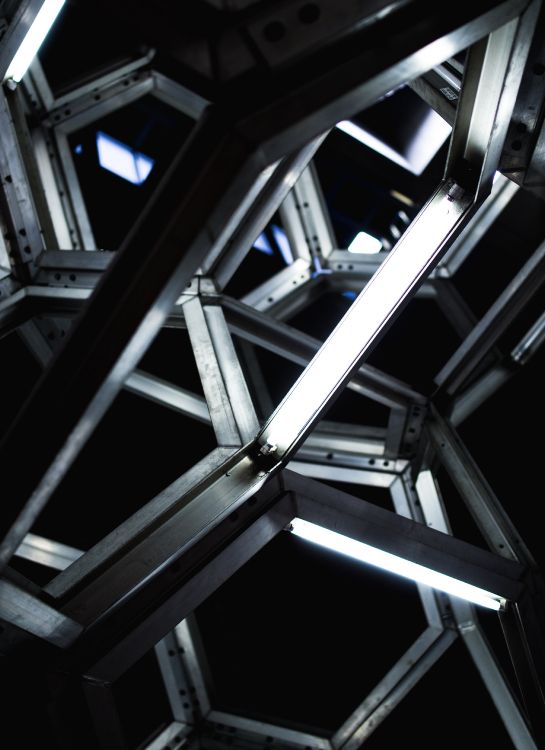 光束, 天花板, 窗口, 黑色的, 采光 壁纸 3648x5018 允许