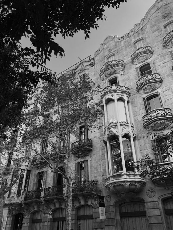 Hito, Fachada, Arquitectura, Barrio, Edificio. Wallpaper in 3024x4032 Resolution