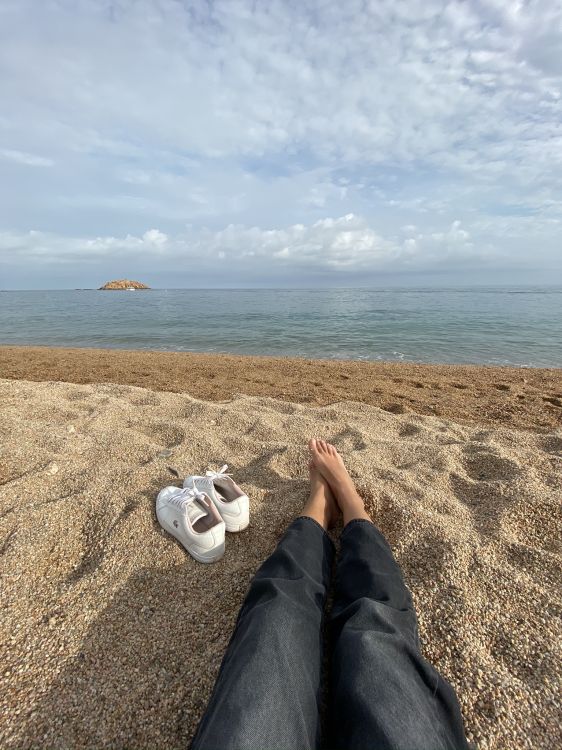 大海, 旅游业, 人腿, 沙, 岸边 壁纸 1536x2048 允许