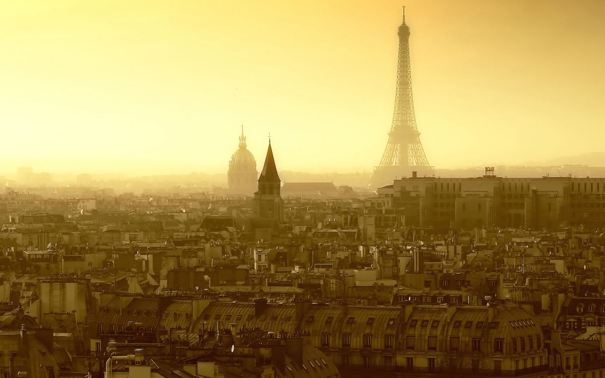 eiffel tower in paris during daytime