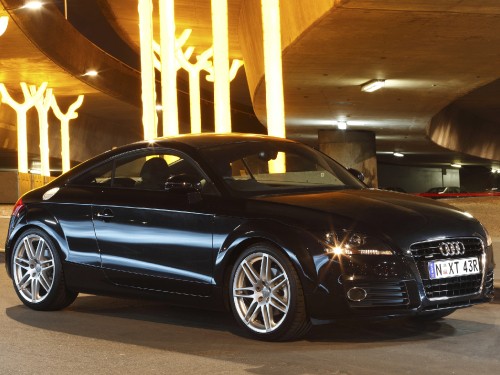 Image black mercedes benz coupe parked in garage