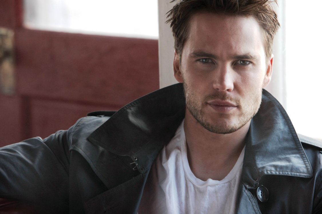Taylor Kitsch, Barbilla, Actor, Humanos, Persona. Wallpaper in 2880x1920 Resolution