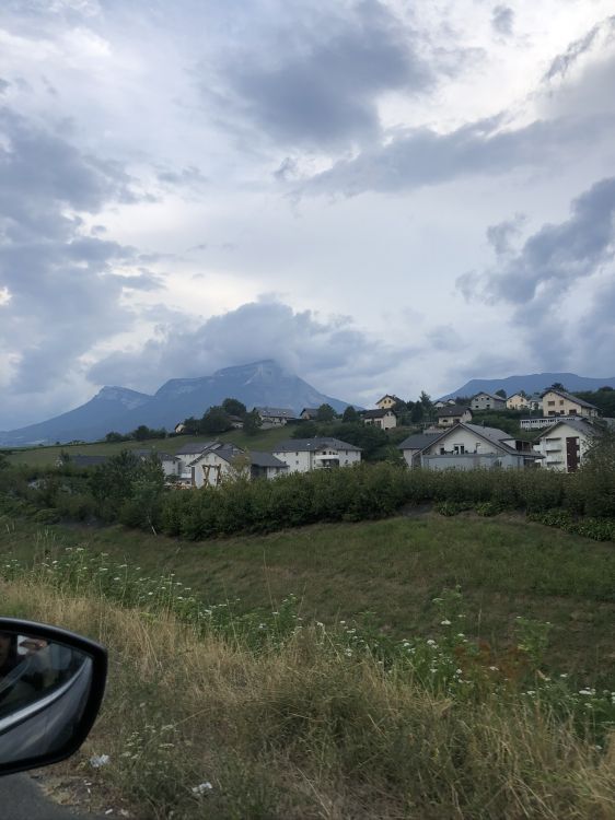 Miroir Automobile, Les Reliefs Montagneux, Highland, Rétroviseur Automobile, Colline. Wallpaper in 1536x2048 Resolution