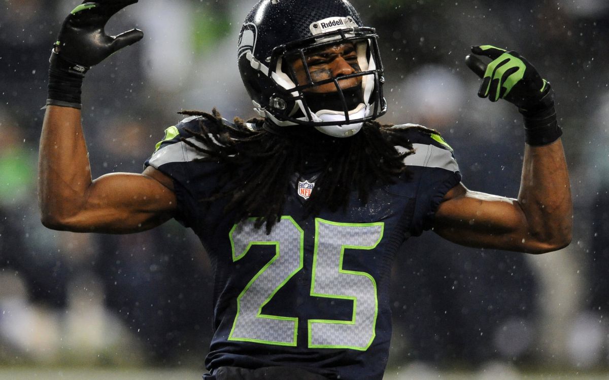 Schwarz-weißer Fußballhelm. Wallpaper in 2880x1800 Resolution