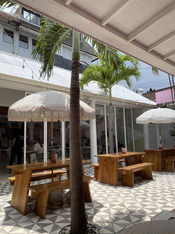 Resort, Patio, Immobilier, Bois Franc, Mobilier D'extérieur. Wallpaper in 1536x2048 Resolution