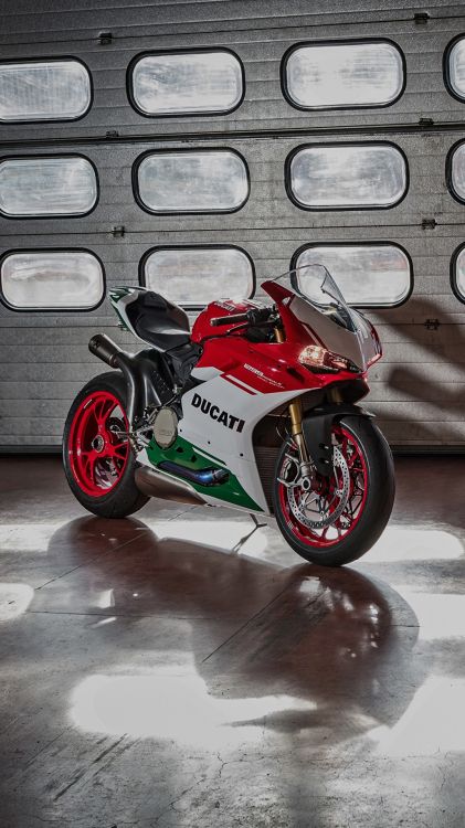 Motocicleta, Ducati 1299, Ducati Panigale V4, Ducati Monster 821, Ducati. Wallpaper in 1080x1920 Resolution