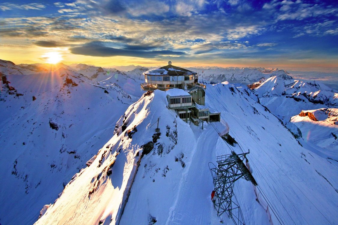 Suisse Célèbre, Alpes Suisses, Cervin, Lauterbrunnen, Interlaken. Wallpaper in 1920x1280 Resolution