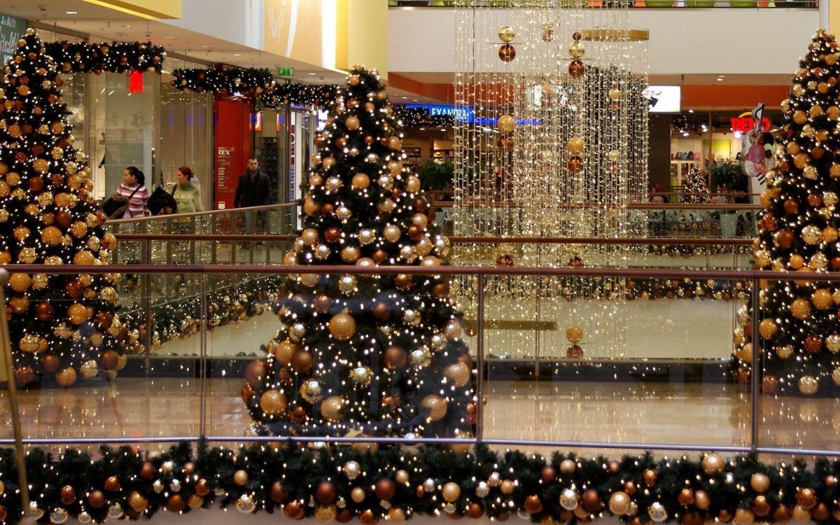 Weihnachtsdekoration, Weihnachtsbaum, Neujahr Baum, Künstlicher Weihnachtsbaum, Girlande. Wallpaper in 1920x1200 Resolution