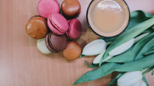 Image pink and brown round fruits