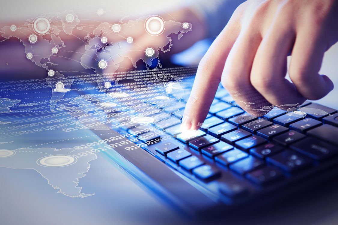 Personne Utilisant un Ordinateur Portable Noir et Blanc. Wallpaper in 3800x2533 Resolution