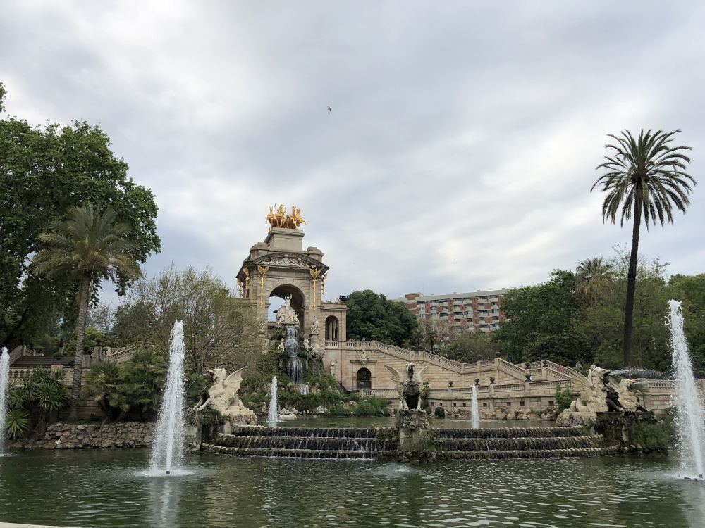 Parc de la Ciutadella, Eau, Attraction Touristique, Tourisme, Palmier. Wallpaper in 2048x1536 Resolution