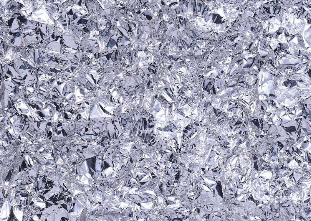 Graustufenfoto Von Blättern Auf Dem Boden. Wallpaper in 2950x2094 Resolution